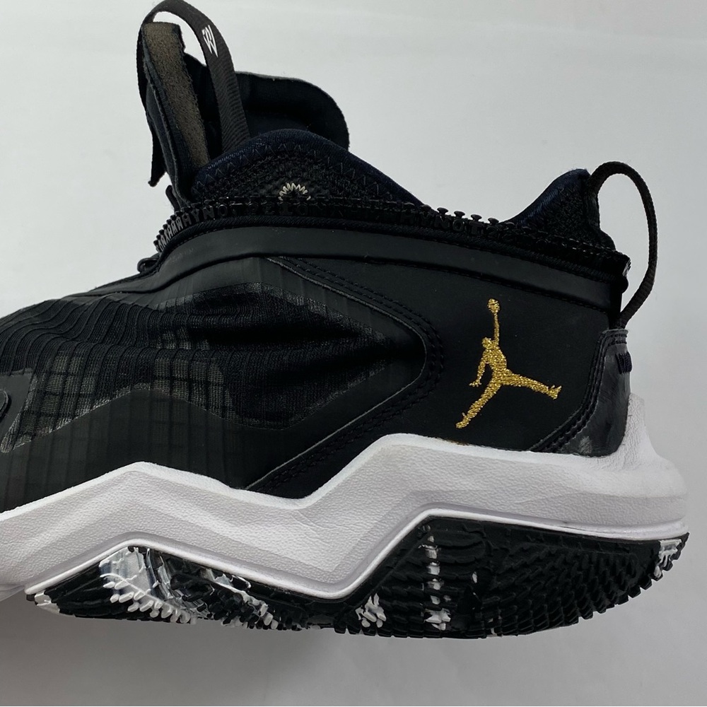 JORDAN Why Not Zero 0.6 Black Gold White Men’s 9 Basketball Sneakers DO7189-071 - Picture 8 of 16